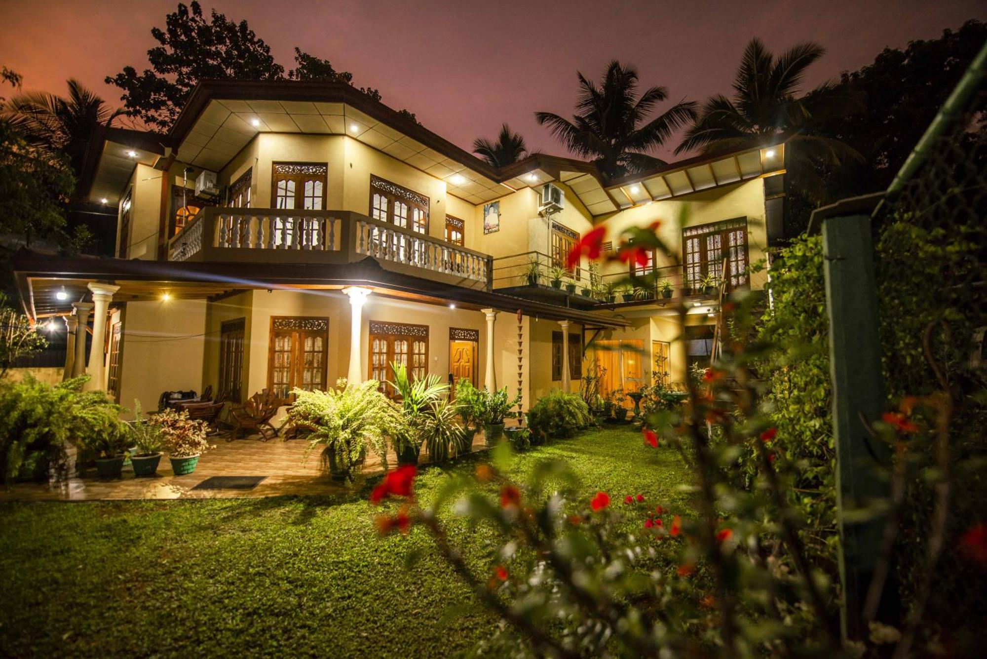 Отель Wildlife Safari House Удавалаве Экстерьер фото